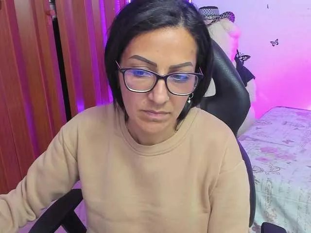 alma-blue on BongaCams 