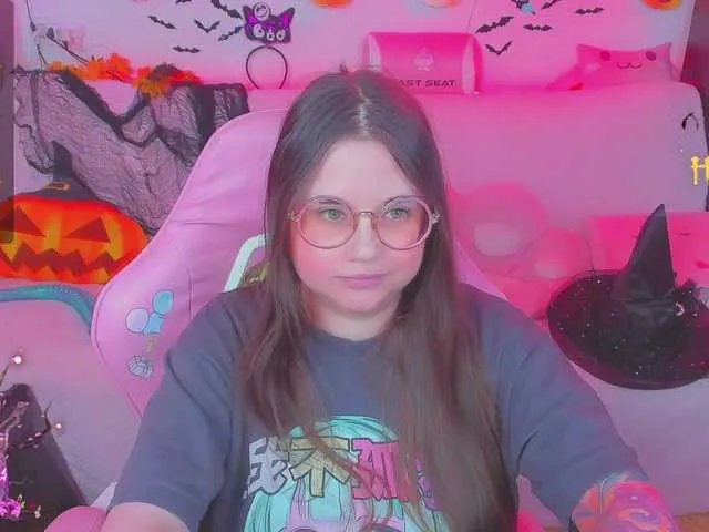 LittleKitsune on BongaCams 