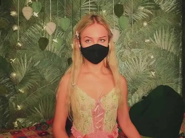 Meeeeow on BongaCams 