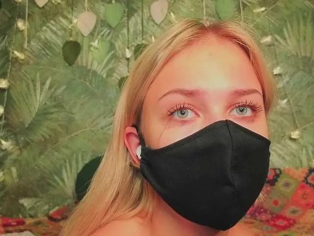 Meeeeow on BongaCams 