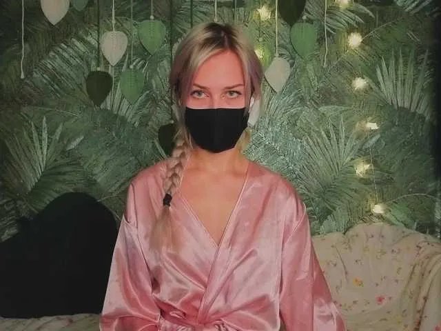 Meeeeow on BongaCams 