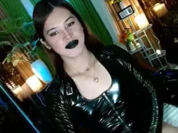 queen_kendalx19 on Chaturbate 