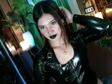 queen_kendalx19 on Chaturbate 