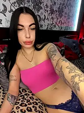 Bella_R0se on StripChat 
