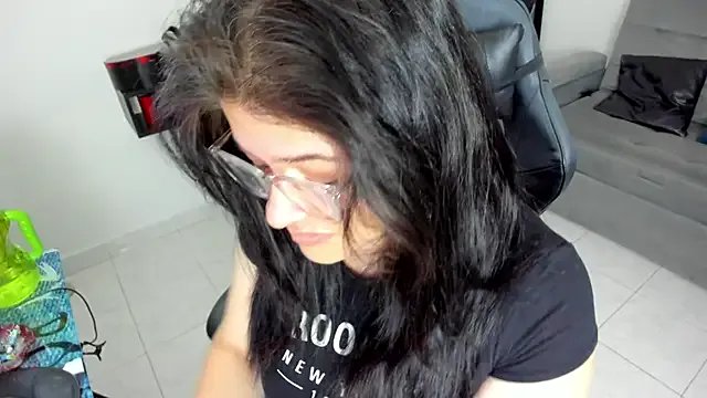 BellaFlaming on StripChat 