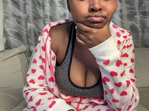 Chocolate_queen2 on StripChat 