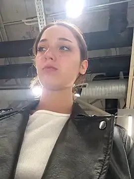 DollyTall on StripChat 