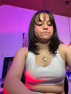 Eymmy_24 on StripChat 