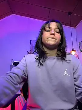 Eymmy_24 on StripChat 