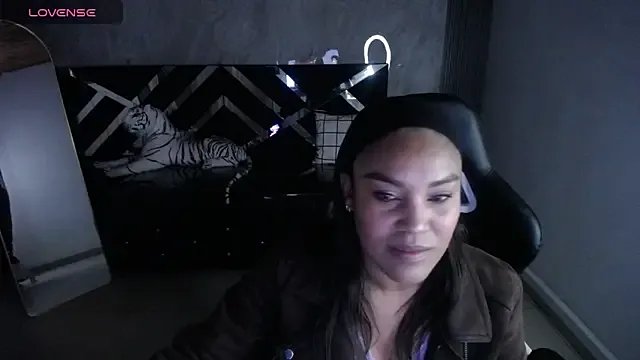 kamala_a on StripChat 