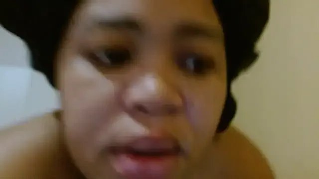 kittydollyx02 on StripChat 