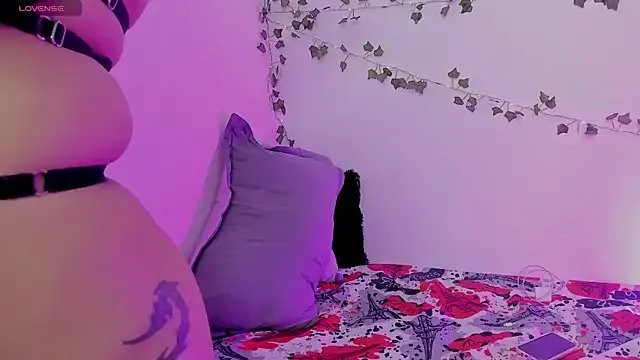 Lilithh_Kuro on StripChat 