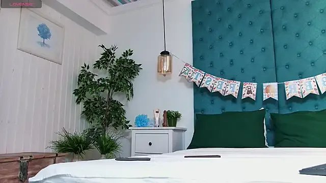 LollyShine on StripChat 