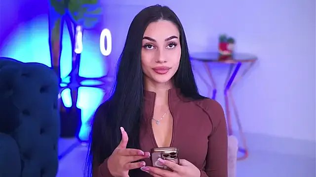 NinaSolenne on StripChat 