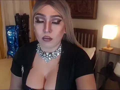 SamanthaAlmazora on StripChat 