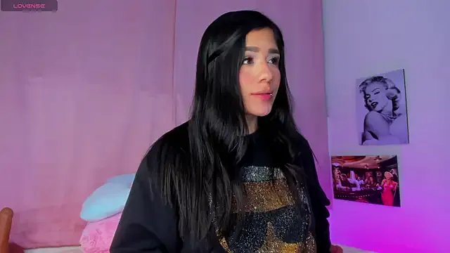 tellmebri on StripChat 